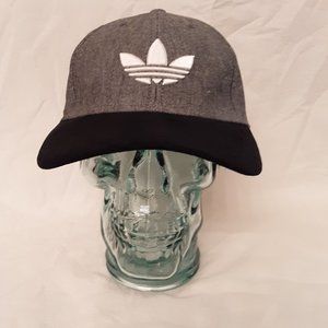 adidas Original Trefoil snapback hat Grey/Black